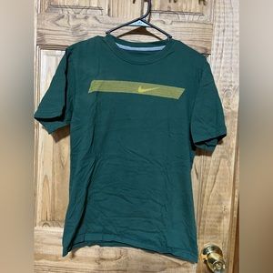 Nike Symbol Regular Fit Short Sleeve Green T-Shirt Mens Size Small S